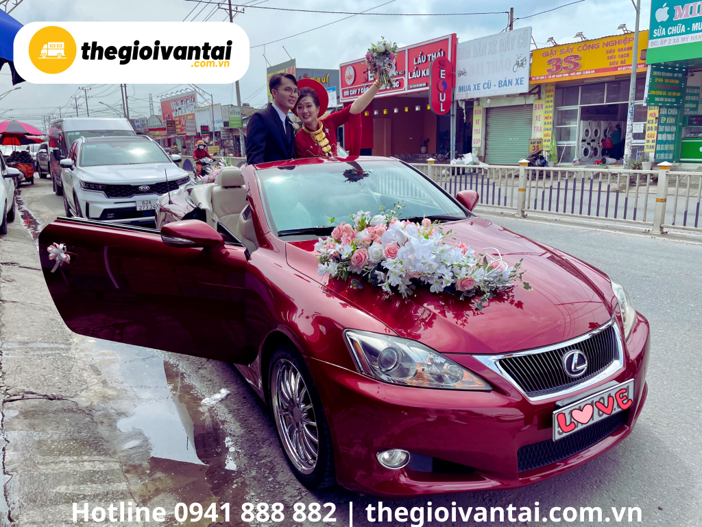 xe cưới mui trần đỏ Lexus