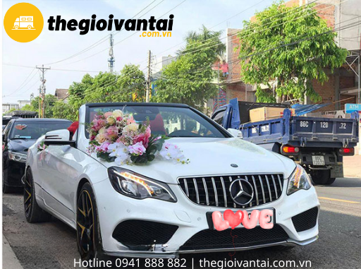 Xe cưới mui trần mercedes